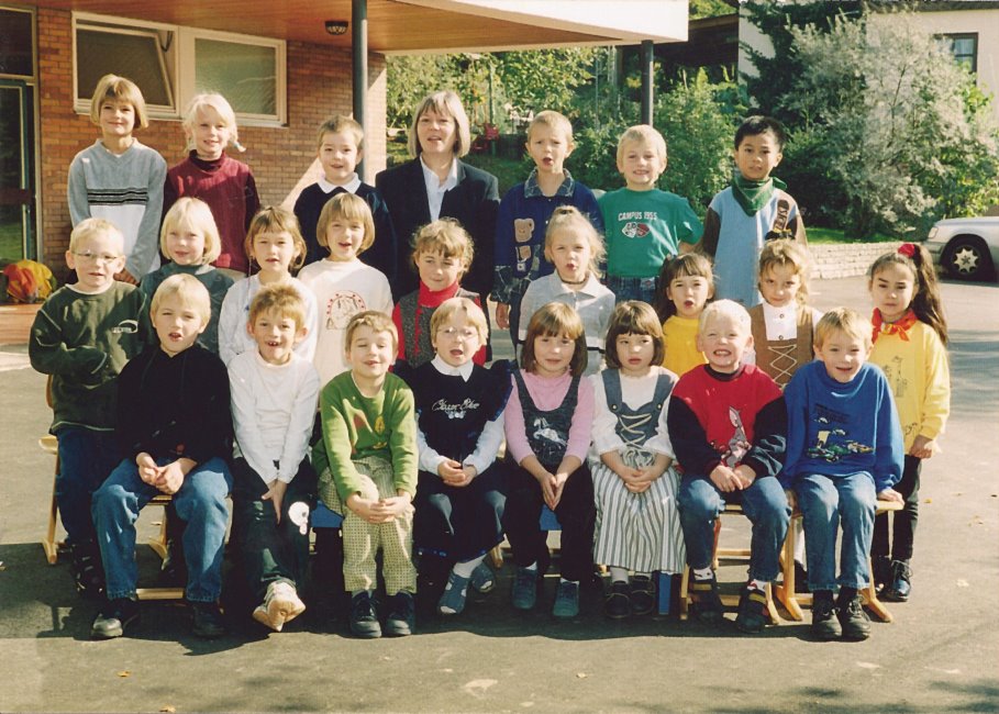 Klassenfoto_2000-2001-Einschulung